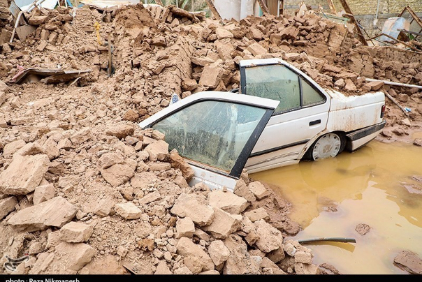 В Иране в результате наводнения погиб 61 человек и 3500 остались без крова