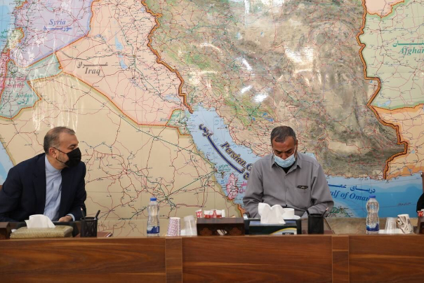 عبداللهيان يلتقي عائلة الحاج الإيراني المعتقل في السعودية