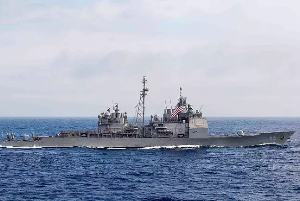 دو کشتی جنگی آمریکا از تنگه تایوان عبور کردند
