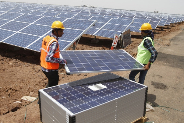 بدء مشروع انتاج الكهرباء من الطاقة الشمسية في القرى الإيرانية