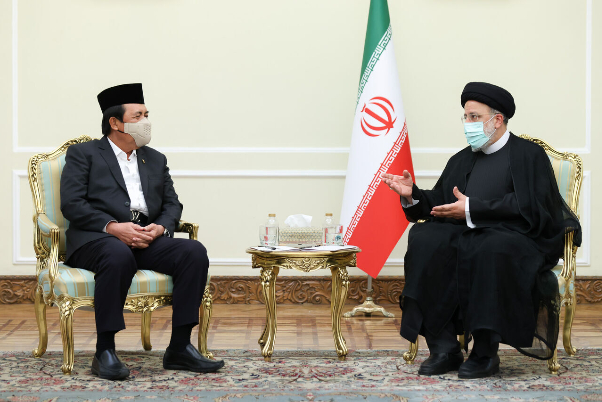 Раиси: Иран готов развивать отношения с Индонезией по всем направлениям