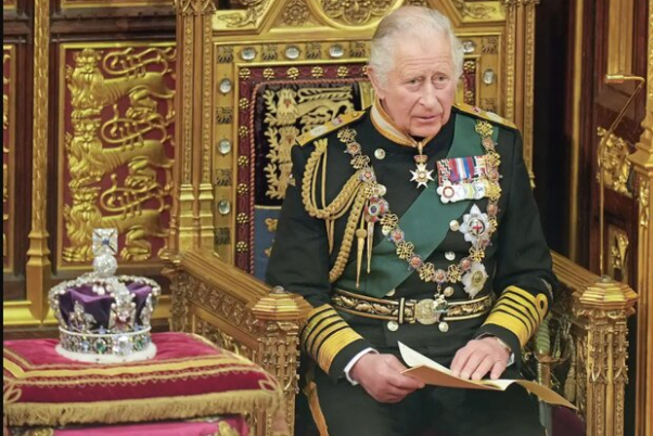 چارلز سوم رسماً پادشاه انگلستان شد