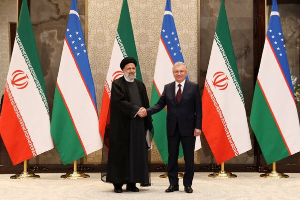 Президент Узбекистана официально приветствовал иранского Президента