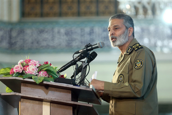 فرمانده کل ارتش: جمهوری اسلامی ایران هر روز بالنده‌تر و قوی‌تر پیش می‌رود