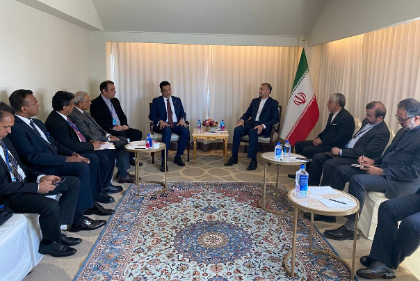 ايران وسريلانكا ترغبان بتطوير التعاون الإقتصادي بينهما