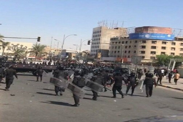 Иракские силы безопасности столкнулись с демонстрантами в Багдаде