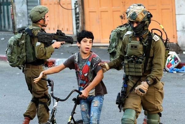 الإحتلال يواصل إرهابه ويعتقل اطفالا من القدس المحتلة