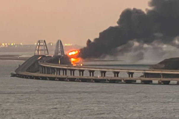 تفجير جسر القرم.. هذه آخر ردود الأفعال الروسية والأوكرانية
