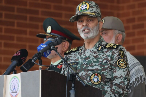 Не допустим вмешательства и агрессии иностранцам, заявил командующий армией Ирана