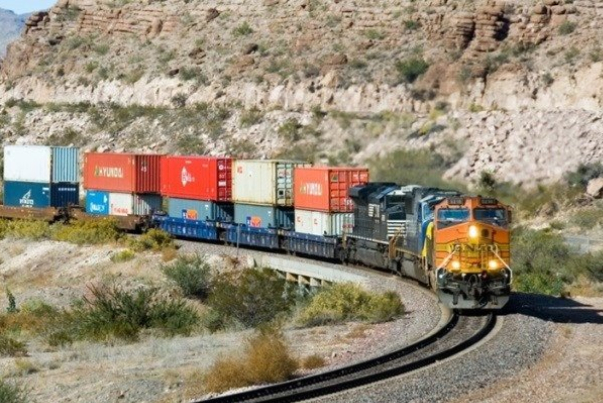 Железнодорожный транзит грузов через Иран побил рекорд