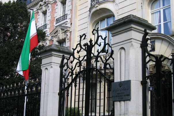 Европейцы пренебрегают обеспечением безопасности посольств Ирана, заявил парламентарий