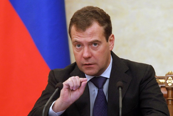 ميدفيديف: سنزيد انتاج الصواريخ والمسيّرات الدقيقة