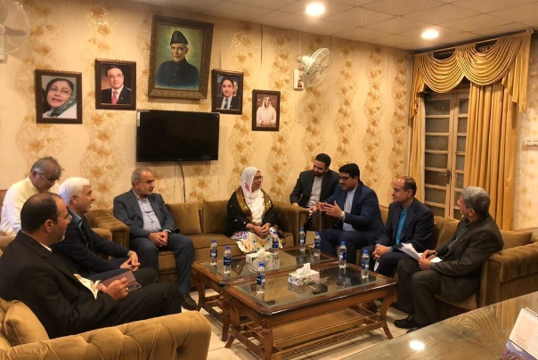 محافظة السند الباكستانية تعتزم تعزيز العلاقات مع مختلف المحافظات الإيرانية