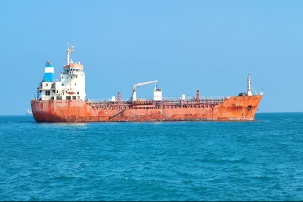 КСИР задержал нефтяной танкер в Персидском заливе