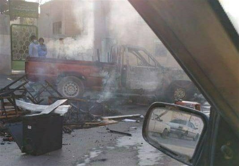 حمله اغتشاشگران به فرمانداری خاش با سنگ و سلاح+ تصاویر