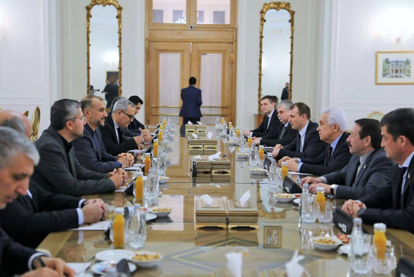 عبداللهيان يعلن استعداد إيران لتعزيز التعاون مع القطاع الخاص الروسي