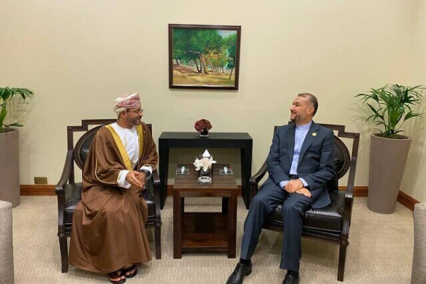Глава МИД Ирана встретился со своим оманским коллегой в Маскате
