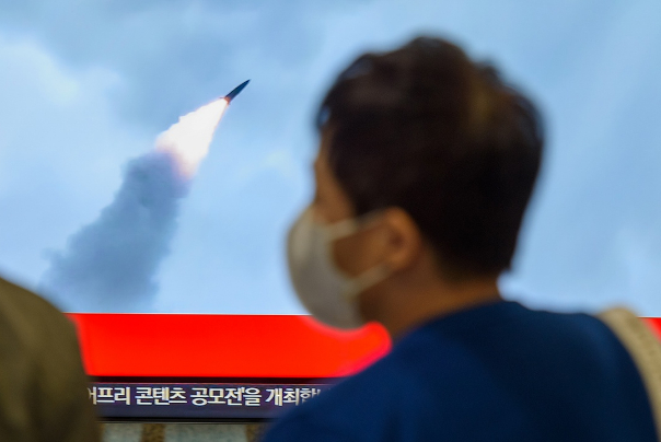 КНДР запустила три баллистических ракеты