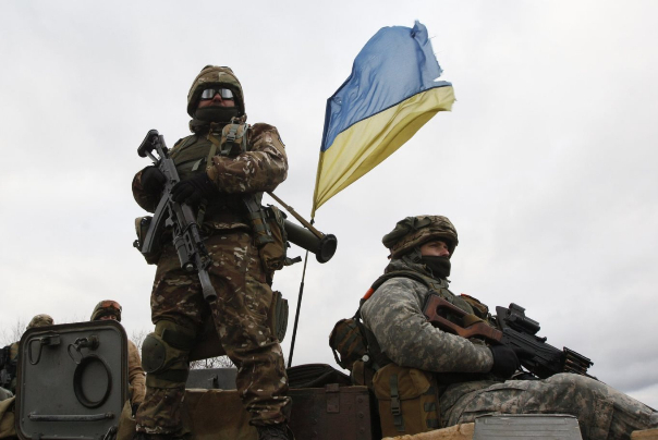 مؤسسة أمريكية: الأوكرانيون يقتلون من يحاولون الاستسلام للروس