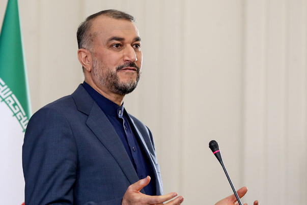 عبد اللهيان يعلن استدعاء السفير العراقي بشأن الإسم المزوّر للخليج الفارسي