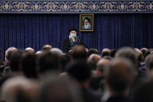 قائد الثورة: علينا الحفاظ على مكانة ايران في المنطقة والعالم بالنمو الاقتصادي