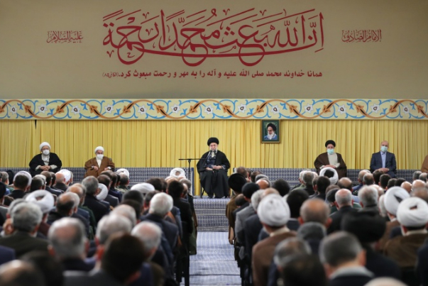 Верховный лидер Исламской революции: мощная народная база системы переубедила всех чиновников и улемов