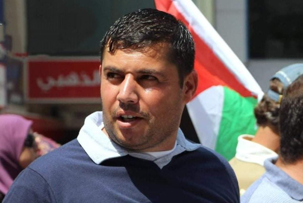 Вызов ряда активистов сопротивления в Алхалил Командир палестинского сопротивления