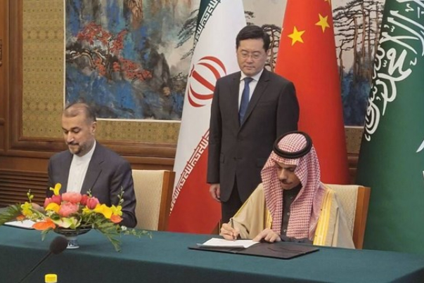 وزيرا خارجية ايران والسعودية يوقعان على بيان مشترك في بكين