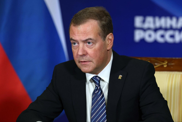 Медведев уверен, что Украина исчезнет, так как она никому не нужна