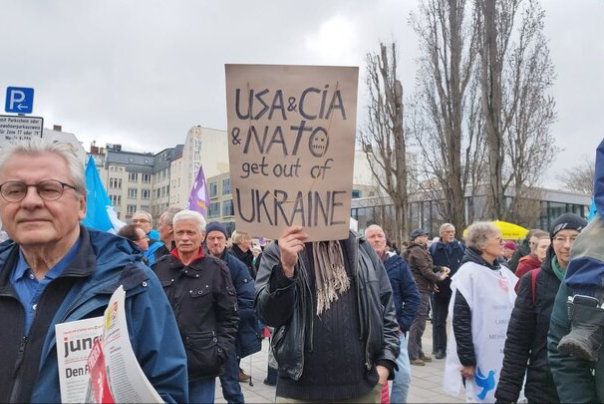 راهپیمایی هزاران نفری در برلین علیه ارسال سلاح به اوکراین