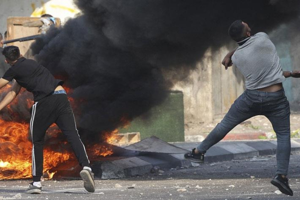 مواجهات بين الفلسطينيين وقوات الاحتلال في البلدة القديمة بالقدس والخليل