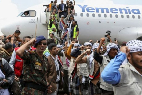 Вторая группа освобожденных пленных прибыла в столицу Йемена