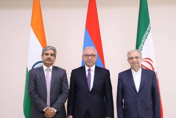 اجتماع ثلاثي بين إيران والهند وأرمينيا في يريفان