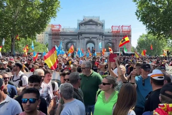 Демонстрация тысяч полицейских в Испании