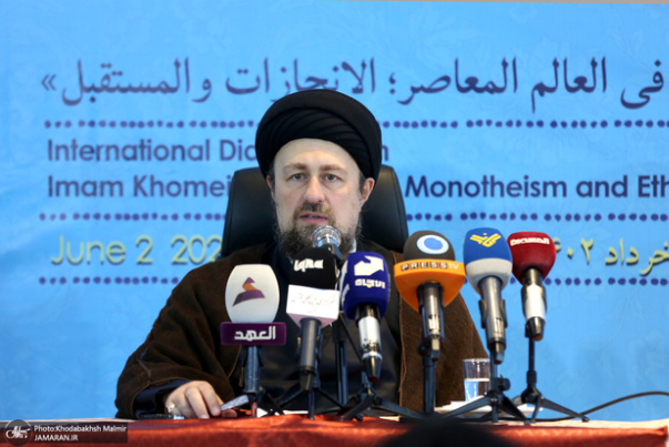 المتدين الذي يرى الفقر ولا يسعى لازالته، ليس متدينا