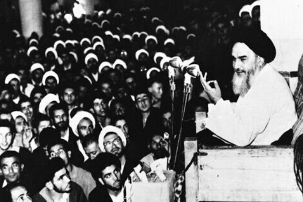 انتفاضة 15 خرداد الملحمية.. نقطة بداية الثورة الاسلامية في ايران