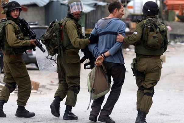 قوات الاحتلال تشن حملة مداهمات واعتقالات واسعة بالضفة