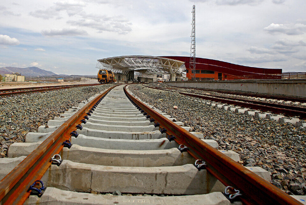 تشغيل خط السكة الحديدية بستان آباد - تبريز بحضور رئيس الجمهورية