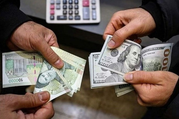دبیرکل کانون صرافان: تنش‌های روسیه، نرخ دلار در ایران را بالا برد