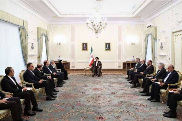 Раиси назвал восстановление баланса во внешней политике подходом иранского правительства