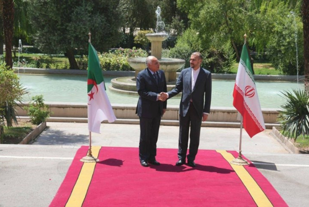 ايران والجزائر تتفقان على إلغاء التأشيرات السياسية والخدمية