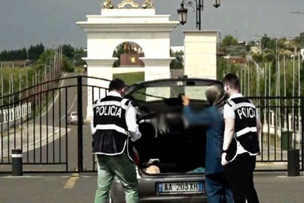 پلیس آلبانی کنترل مقر منافقین را در دست گرفت/ ورود و خروج بدون بازرسی پلیس ممنوع است