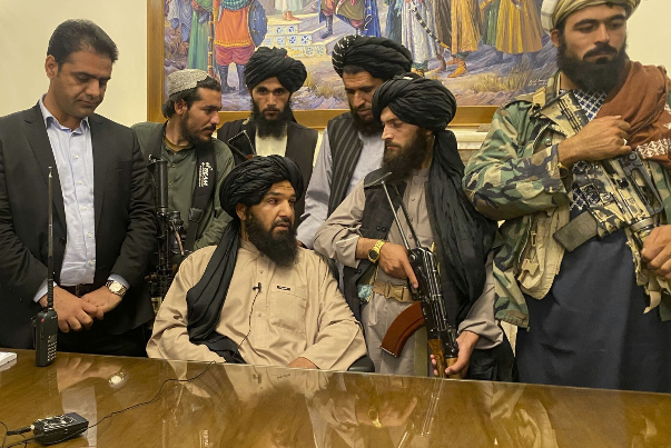 أمريكا اقترحت على طالبان زعزعة الأمن في ايران للإفراج عن الأرصدة الأفغانية