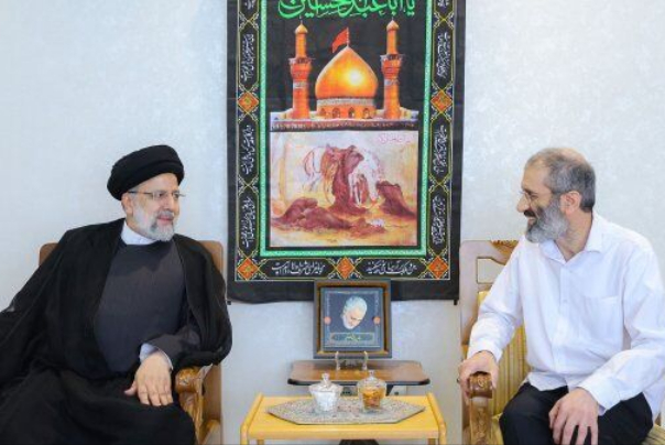 Раиси встретился с недавно освобожденным иранским дипломатом