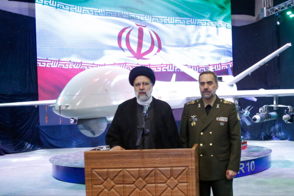 السيد رئيسي يشيد بأحدث مُسيّرة ايرانية متطورة