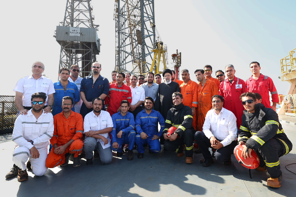 فيما رئيسي يتفقّده.. إستكمال تشييد حقل غازي ضخم من قبل خبراء ايران