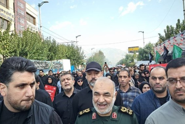 قائد حرس الثورة الاسلامية يشارك في مسيرة الاربعين بطهران