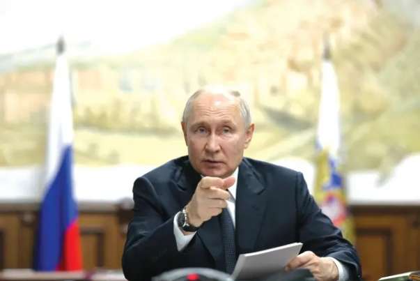 Путин заявил, что Запад спровоцировал конфликт на Украине, чтобы сдержать развитие РФ