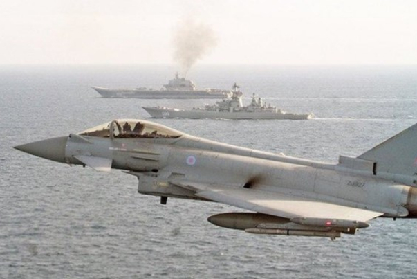 انگلیس کشتی‌های حامل غلات اوکراین را پشتیبانی هوایی می‌کند