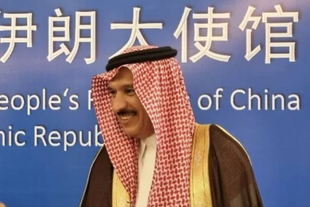 السفير السعودي في طهران: تعزيز التعاون بين ايران والسعودية يجلب السلام والأمن للمنطقة